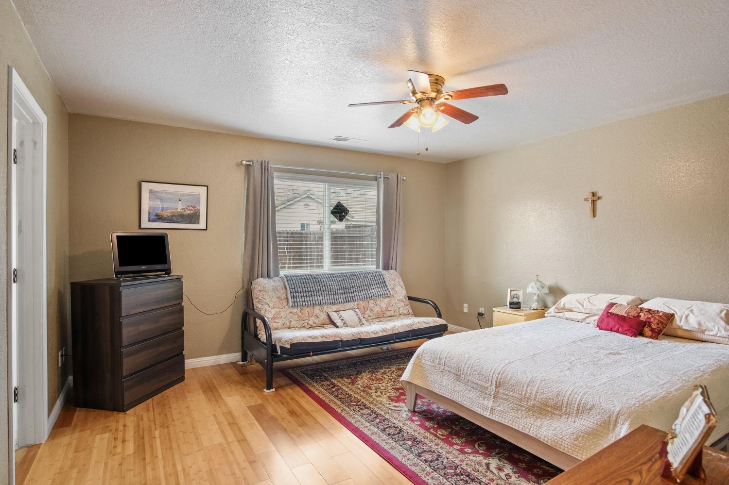 Detail Gallery Image 11 of 18 For 1509 Prospect Ln, Modesto,  CA 95355 - 3 Beds | 2 Baths