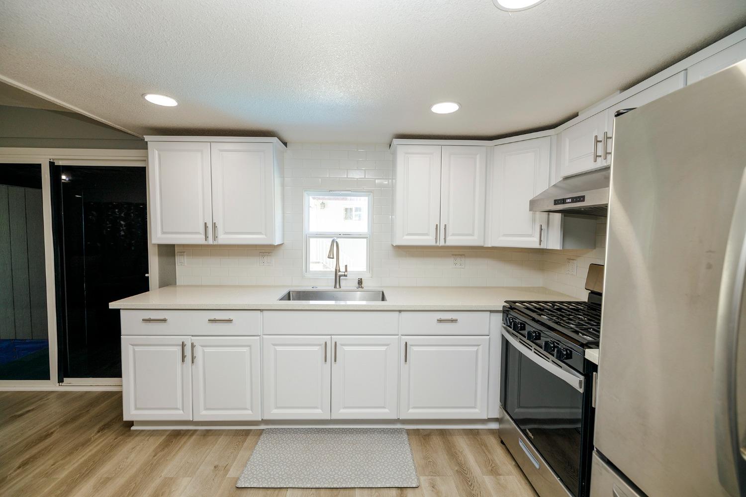Detail Gallery Image 3 of 16 For 4837 Faith Home 118, Ceres,  CA 95307 - 2 Beds | 2 Baths