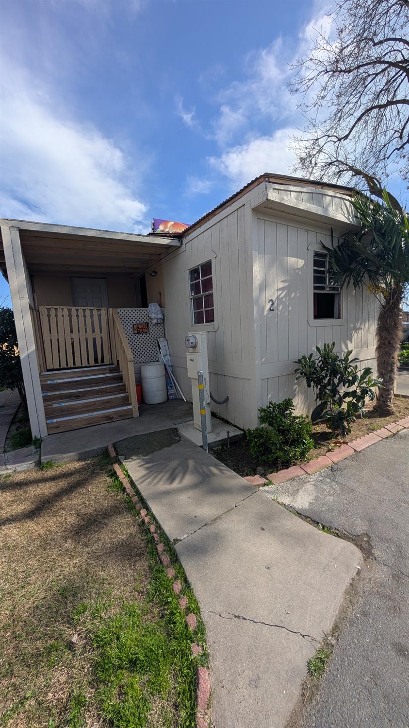 Detail Gallery Image 2 of 23 For 1900 Ashby Rd 2, Merced,  CA 95348 - 2 Beds | 1 Baths