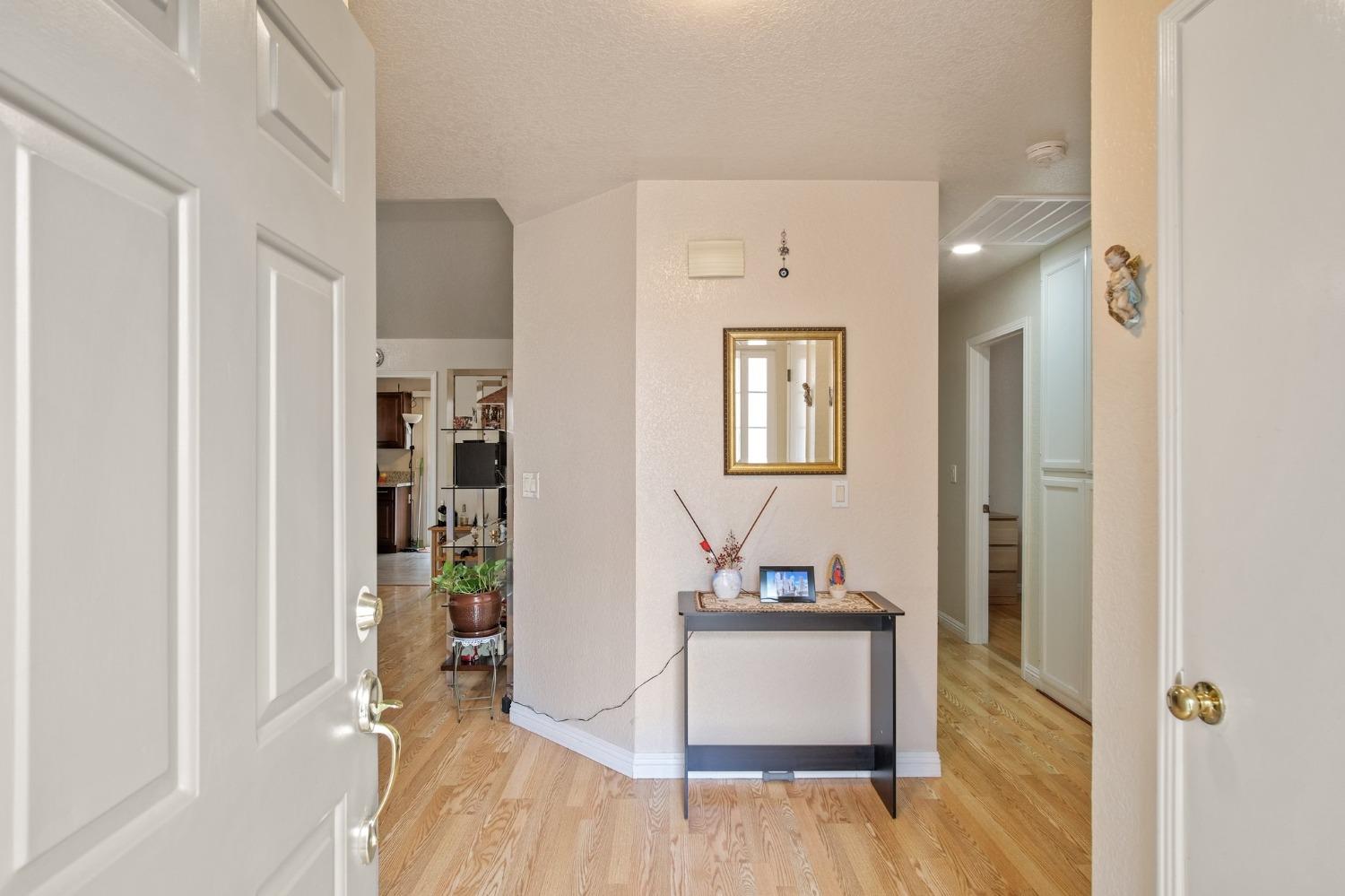 Detail Gallery Image 3 of 18 For 1509 Prospect Ln, Modesto,  CA 95355 - 3 Beds | 2 Baths