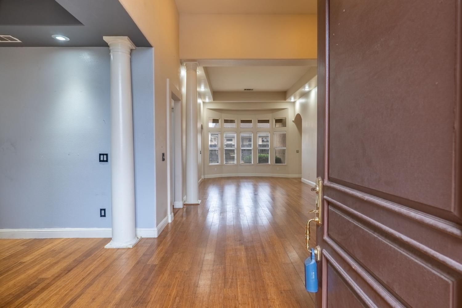 Detail Gallery Image 4 of 32 For 4609 via Giardiano, Modesto,  CA 95357 - 3 Beds | 2 Baths