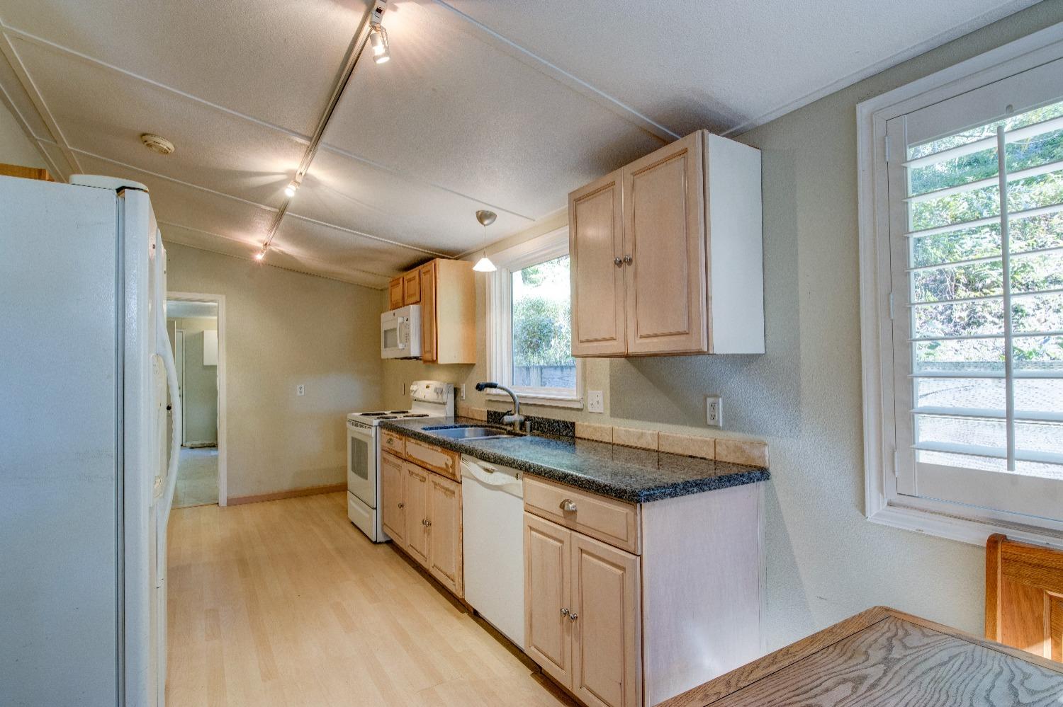 Detail Gallery Image 16 of 73 For 505 Glenwood Cutoff, Scotts Valley,  CA 95066 - 4 Beds | 2 Baths