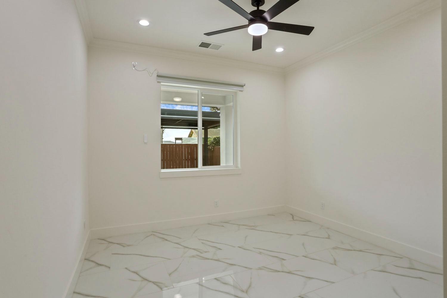 Detail Gallery Image 34 of 58 For 2442 Vintage Oaks Ct, Lodi,  CA 95242 - 4 Beds | 3/1 Baths