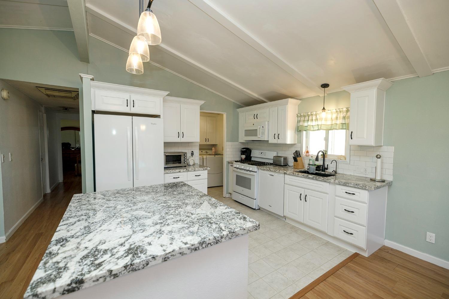Detail Gallery Image 39 of 62 For 1544 Playground Way, Modesto,  CA 95350 - 3 Beds | 2 Baths