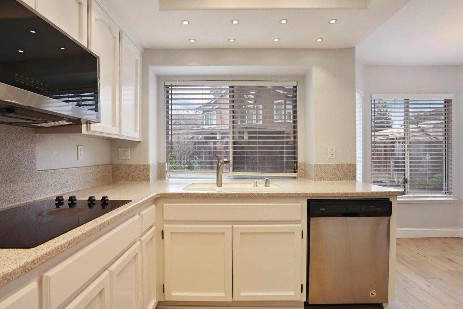 Detail Gallery Image 11 of 51 For 3422 Gail Ct, Stockton,  CA 95206 - 4 Beds | 2/1 Baths
