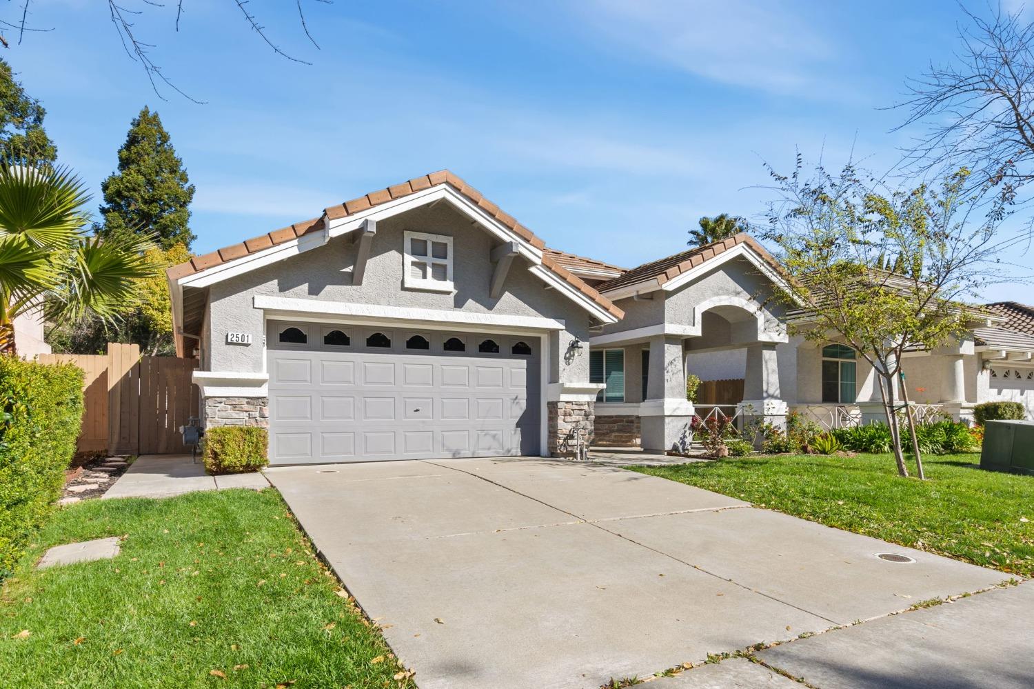 Detail Gallery Image 1 of 1 For 2501 Dinwiddie Way, Elk Grove,  CA 95758 - 3 Beds | 2 Baths