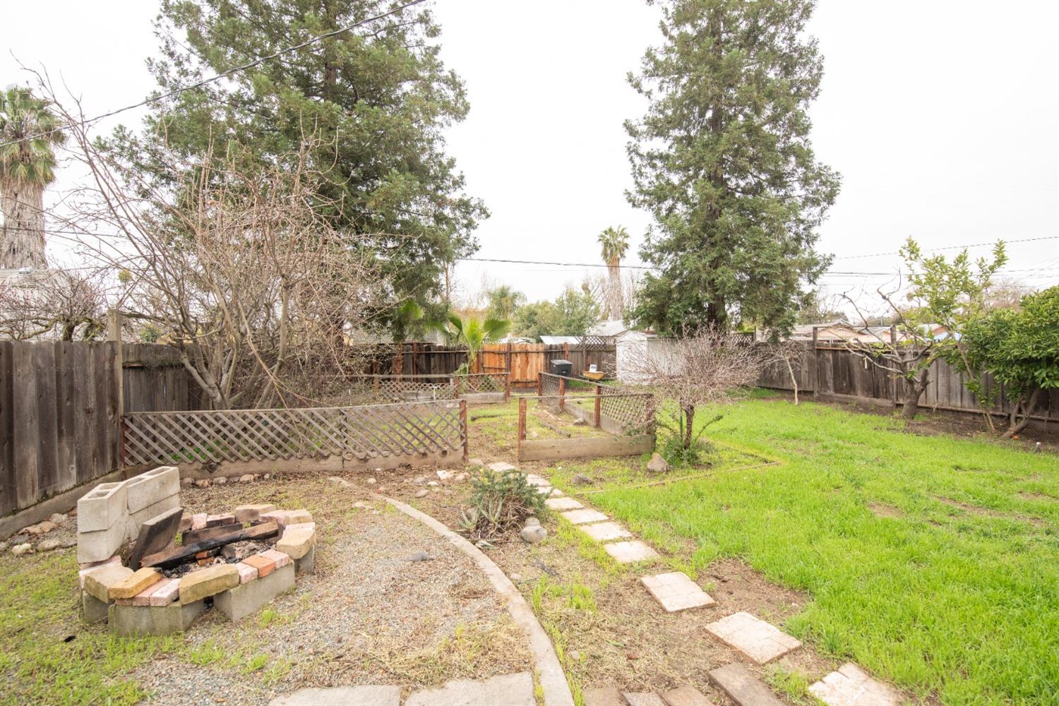 Detail Gallery Image 3 of 20 For 1612 Glenwood Dr, Modesto,  CA 95350 - 2 Beds | 1 Baths