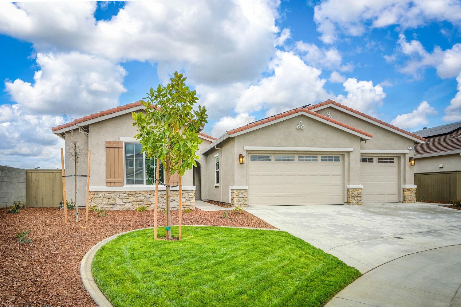 Detail Gallery Image 1 of 1 For 324 Bee Balm Ct, Roseville,  CA 95747 - 4 Beds | 3 Baths
