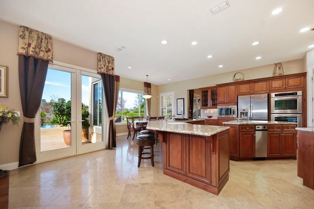 Giorno Way, El Dorado Hills, California image 14