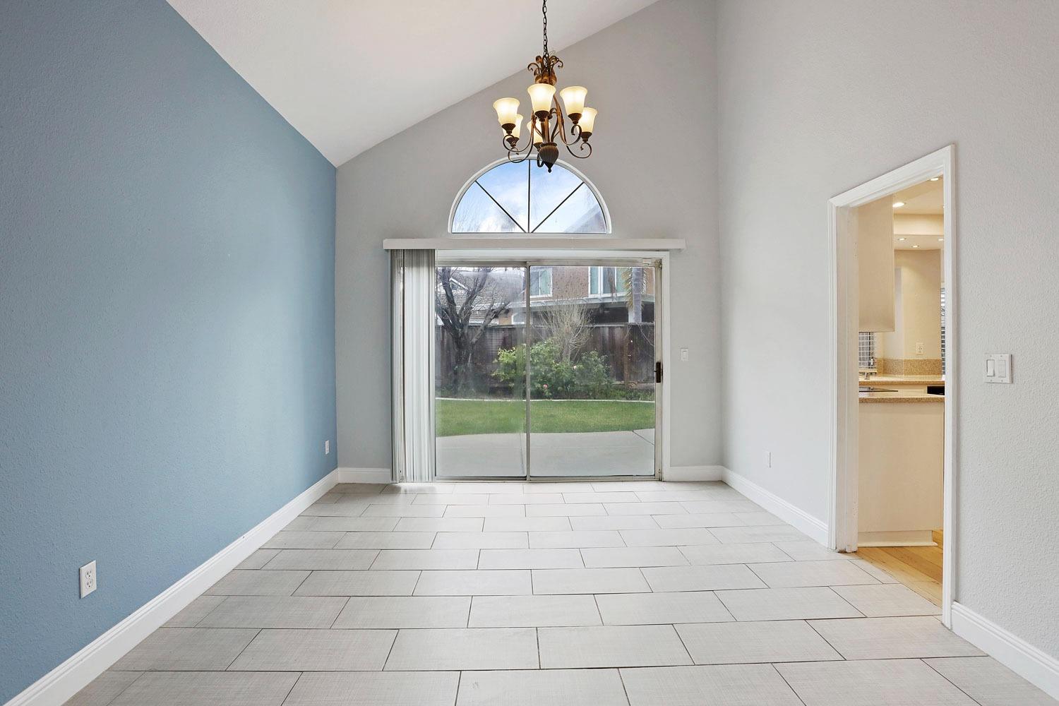 Detail Gallery Image 9 of 51 For 3422 Gail Ct, Stockton,  CA 95206 - 4 Beds | 2/1 Baths