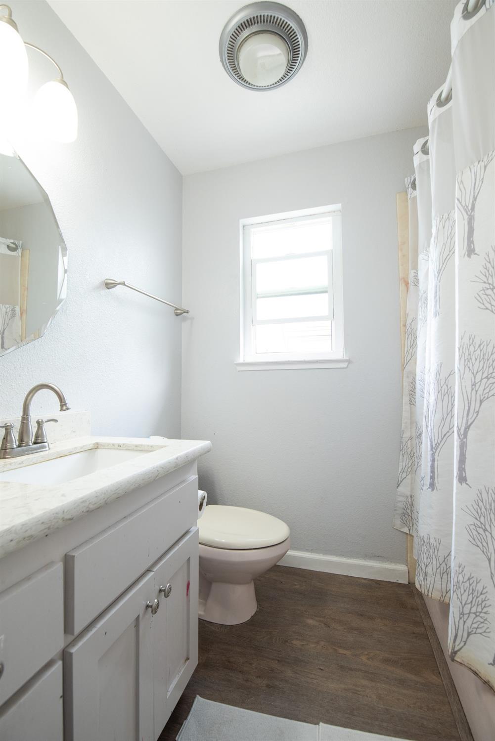Detail Gallery Image 12 of 20 For 1612 Glenwood Dr, Modesto,  CA 95350 - 2 Beds | 1 Baths