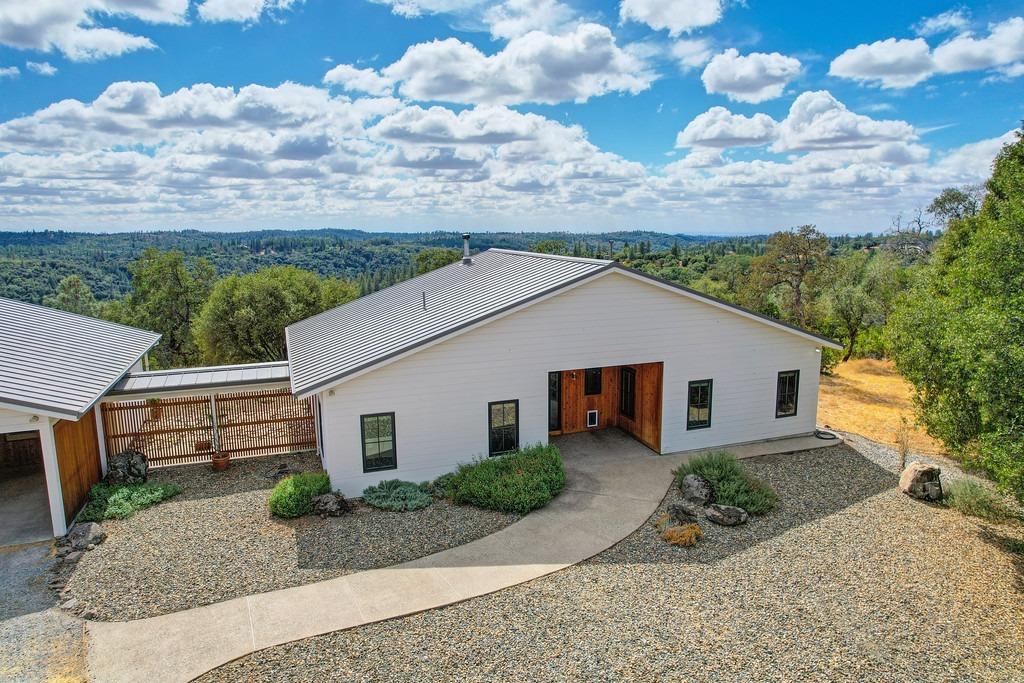 Detail Gallery Image 4 of 97 For 17041 Hale Rd, Fiddletown,  CA 95629 - 3 Beds | 3 Baths