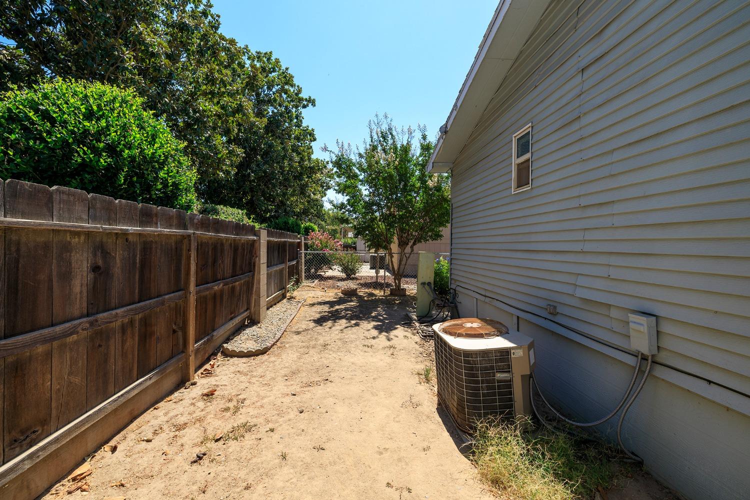 Detail Gallery Image 54 of 62 For 1544 Playground Way, Modesto,  CA 95350 - 3 Beds | 2 Baths