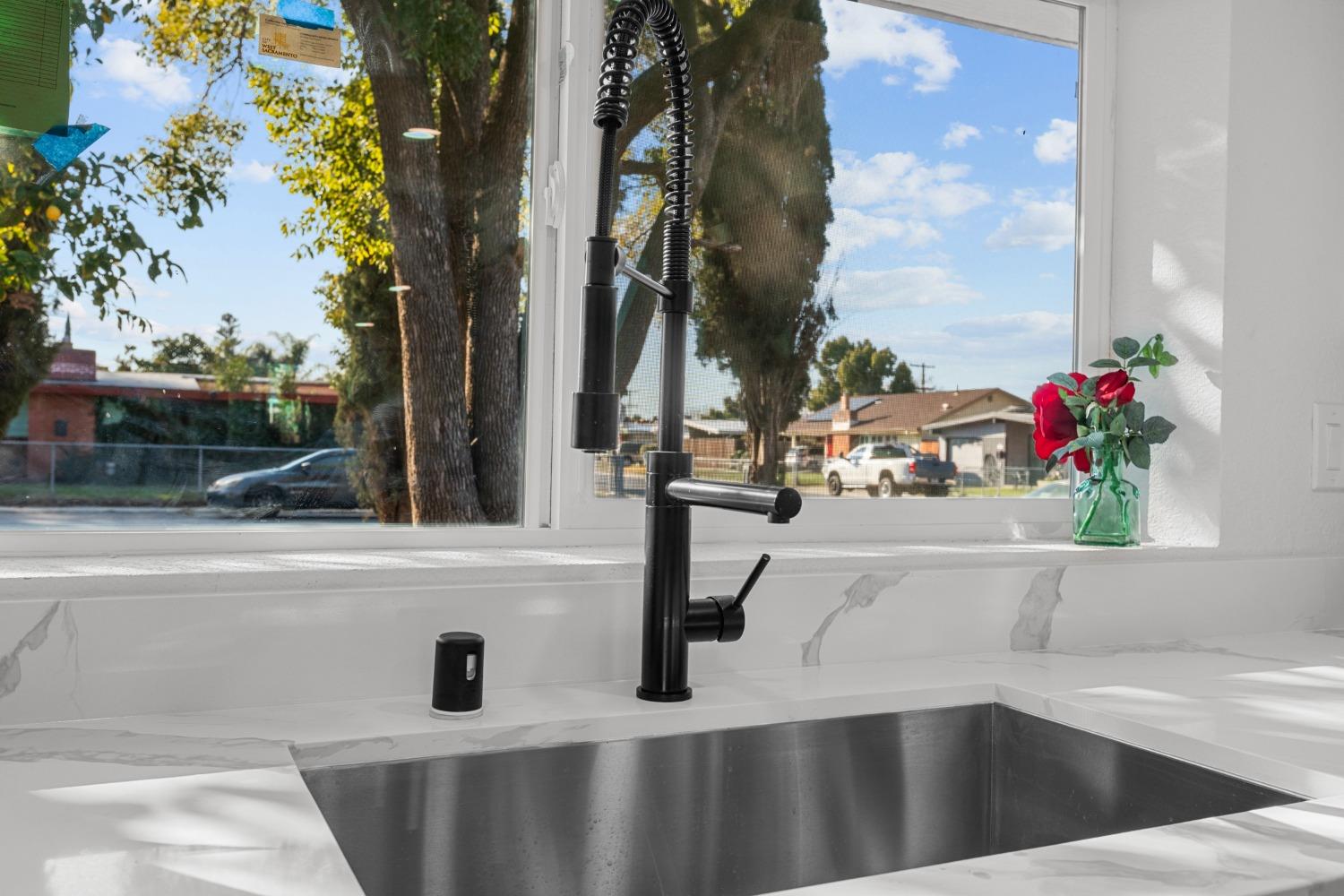 Cummins Way, West Sacramento, California image 7