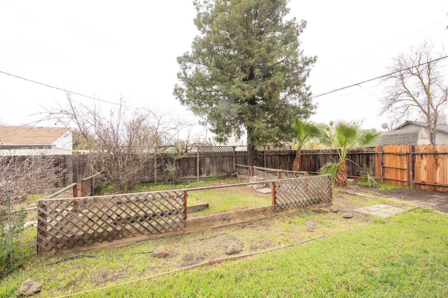 Detail Gallery Image 5 of 20 For 1612 Glenwood Dr, Modesto,  CA 95350 - 2 Beds | 1 Baths