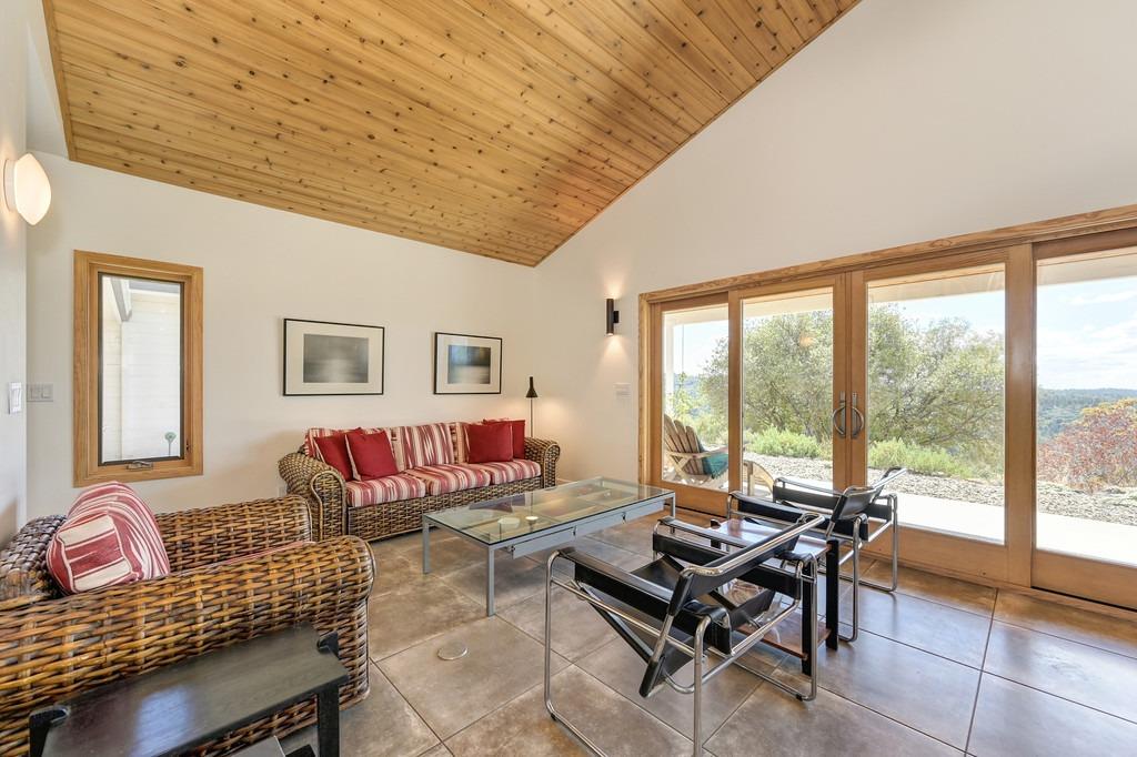 Detail Gallery Image 13 of 97 For 17041 Hale Rd, Fiddletown,  CA 95629 - 3 Beds | 3 Baths
