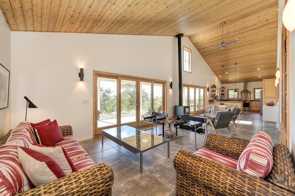 Detail Gallery Image 14 of 97 For 17041 Hale Rd, Fiddletown,  CA 95629 - 3 Beds | 3 Baths