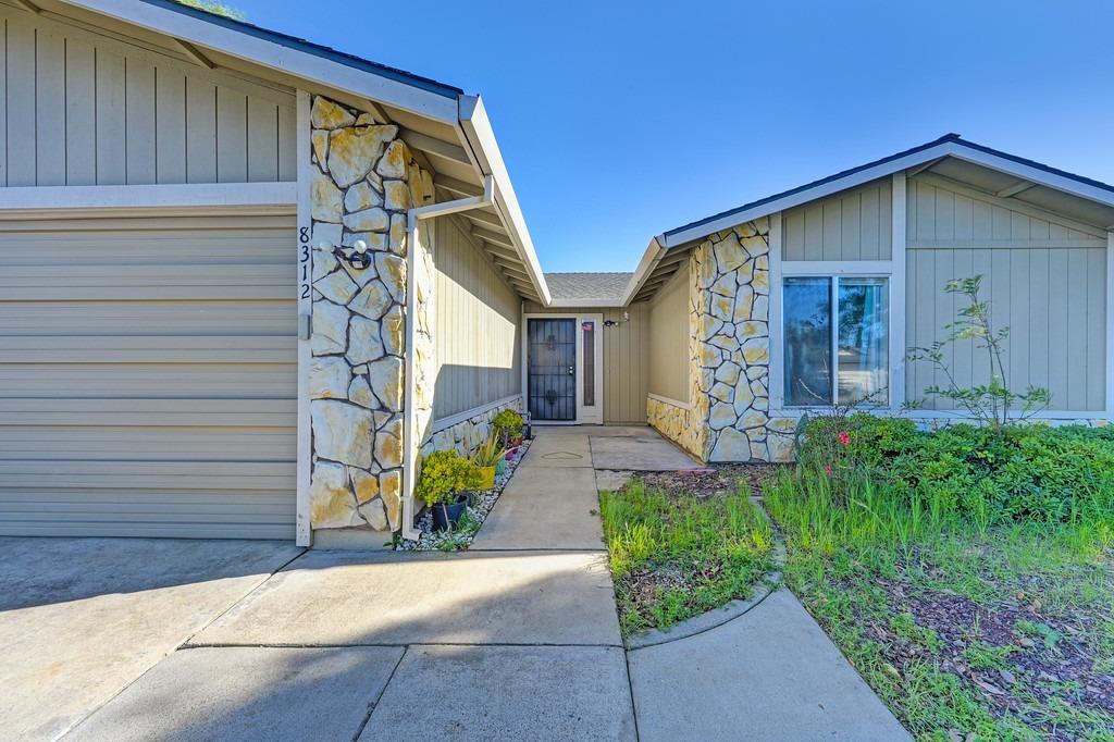 Detail Gallery Image 1 of 1 For 8312 Summer Sunset Dr, Sacramento,  CA 95828 - 3 Beds | 2 Baths