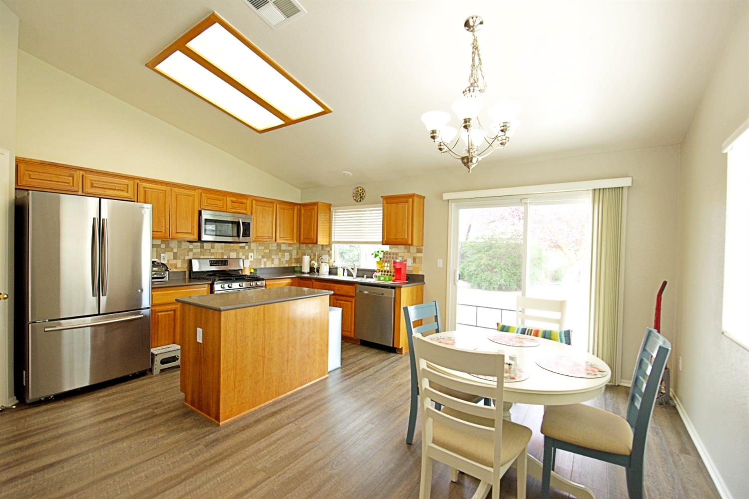 Detail Gallery Image 9 of 29 For 4312 Mondavi Ct, Stockton,  CA 95206 - 3 Beds | 2 Baths