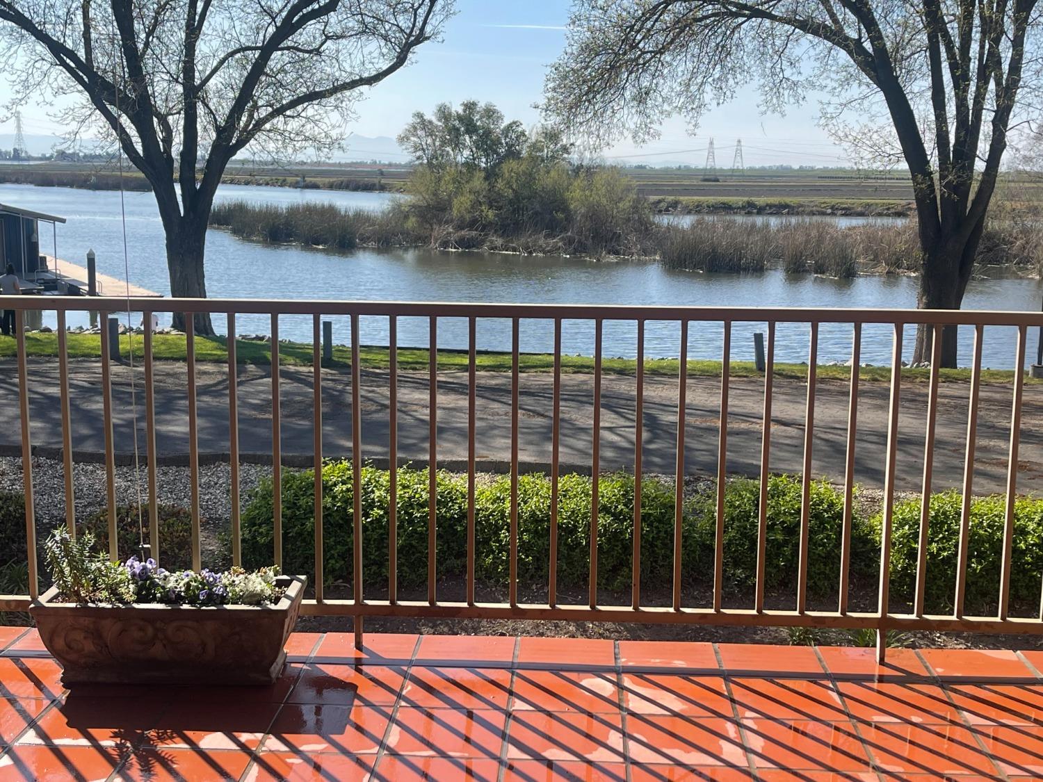 Detail Gallery Image 2 of 94 For 6669 Embarcadero Dr #10,  Stockton,  CA 95219 - 2 Beds | 2 Baths