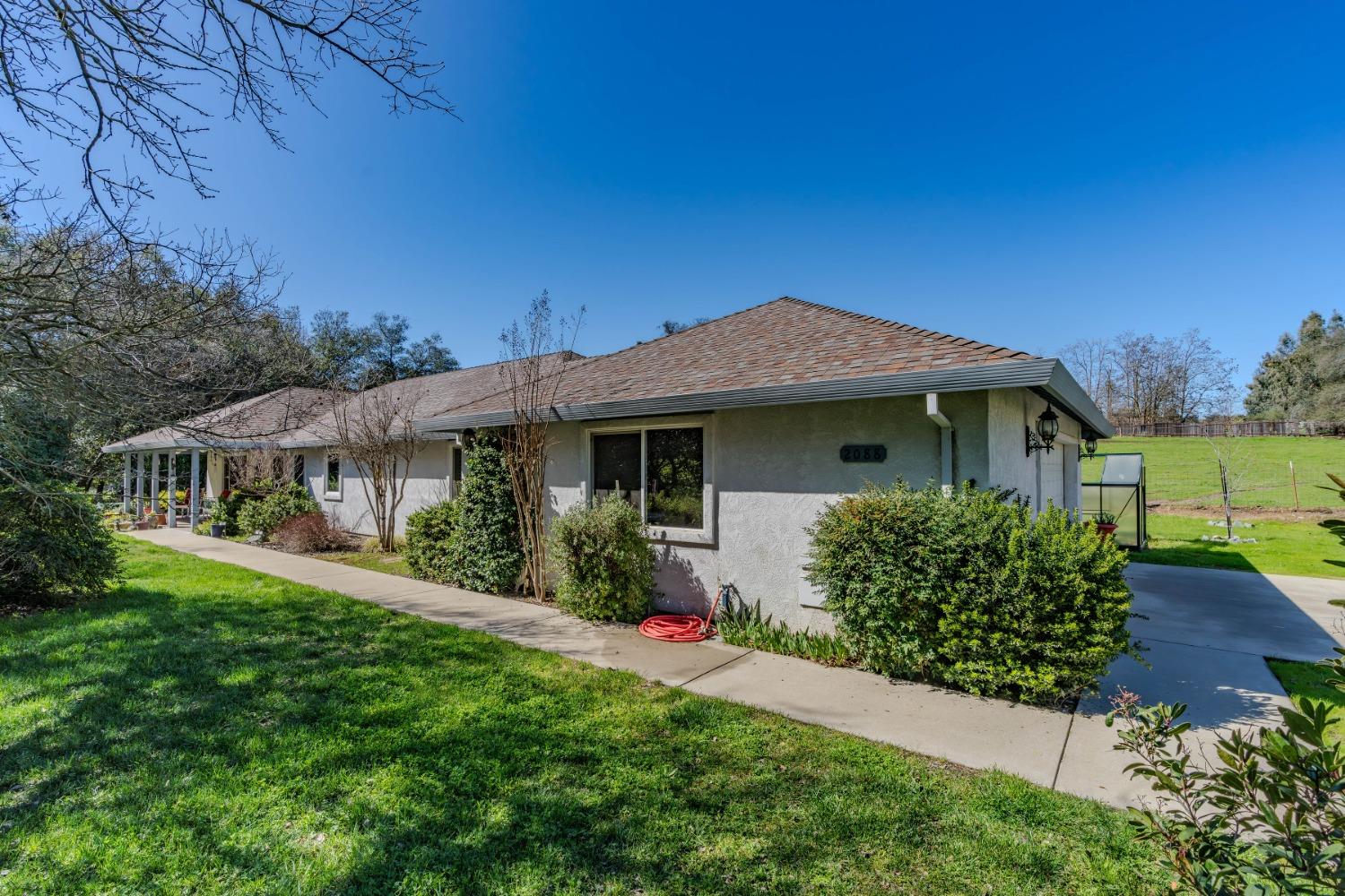 Detail Gallery Image 1 of 1 For 2088 Blake Ln, Valley Springs,  CA 95252 - 3 Beds | 2 Baths