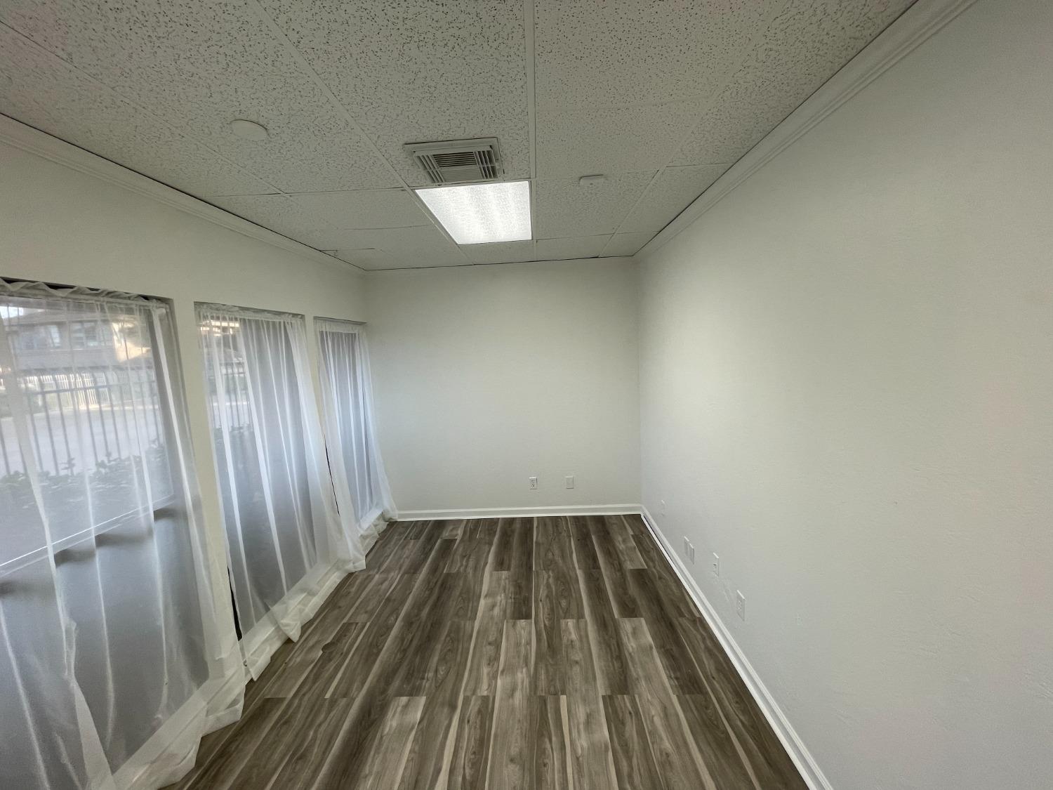 Detail Gallery Image 8 of 10 For 2027 Grand Canal Blvd #31,  Stockton,  CA 95207 - – Beds | – Baths