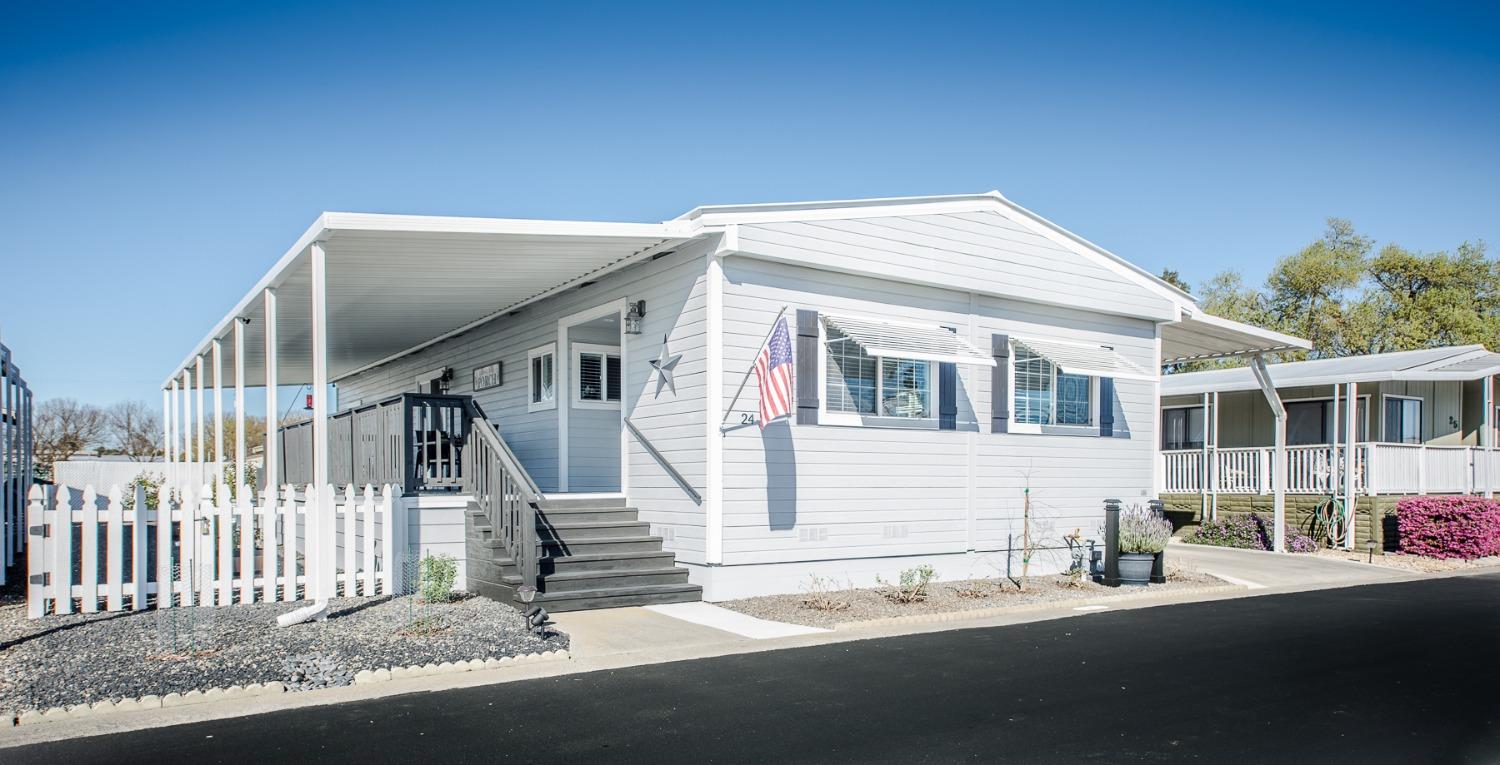Detail Gallery Image 1 of 1 For 24 Leisureville Circle, Woodland,  CA 95776 - 2 Beds | 2 Baths