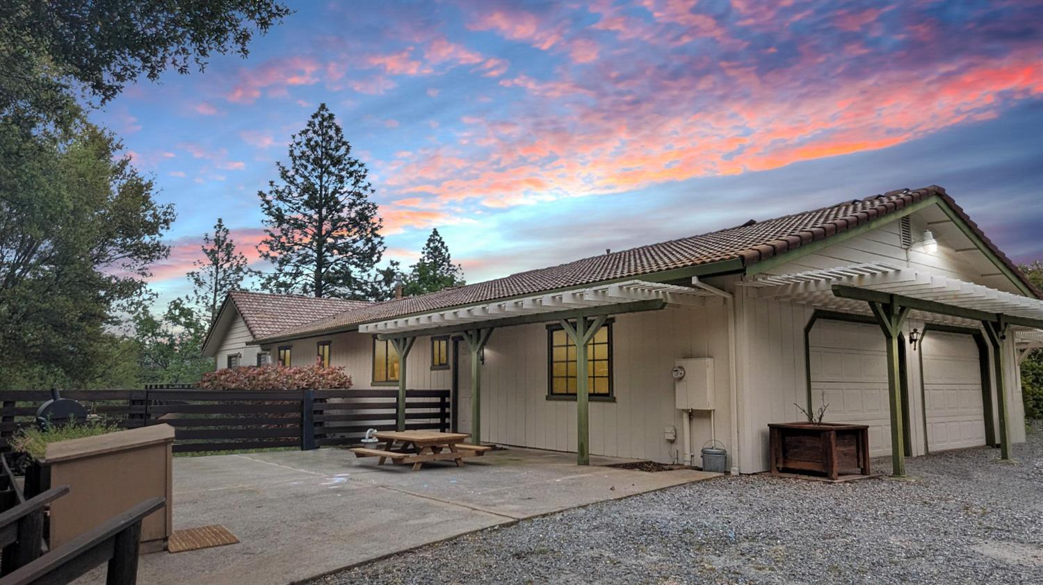 Detail Gallery Image 2 of 88 For 8209 Mountain Meadow Dr, Mountain Ranch,  CA 95246 - 3 Beds | 2/1 Baths