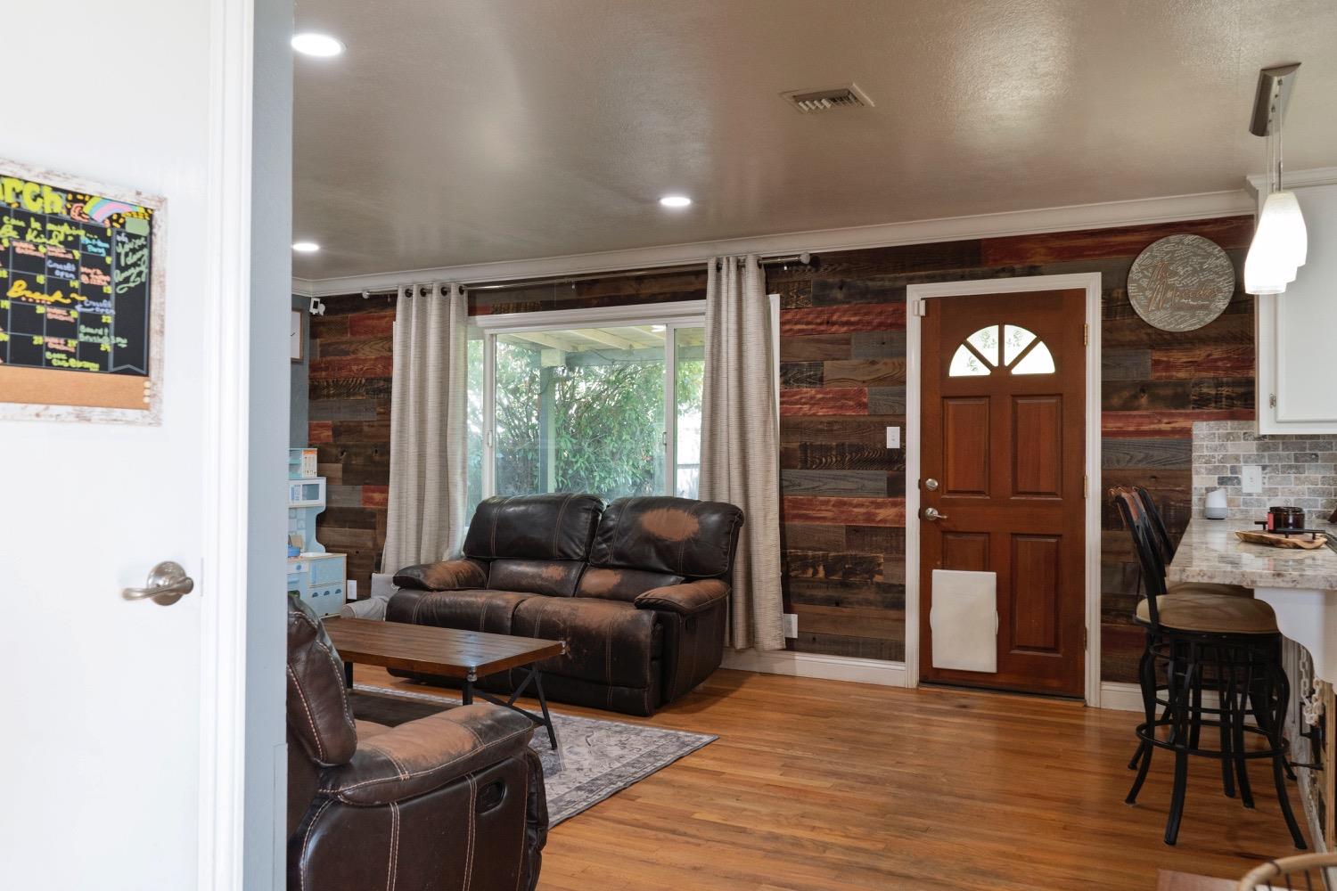 Detail Gallery Image 8 of 41 For 2114 Fremont Ave, Modesto,  CA 95350 - 3 Beds | 1 Baths