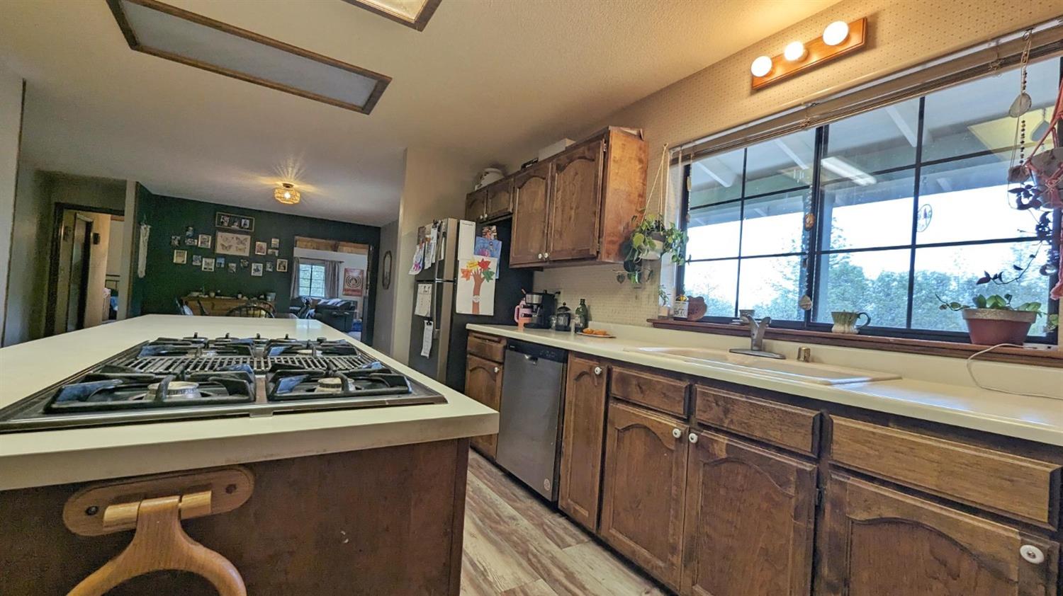 Detail Gallery Image 26 of 88 For 8209 Mountain Meadow Dr, Mountain Ranch,  CA 95246 - 3 Beds | 2/1 Baths