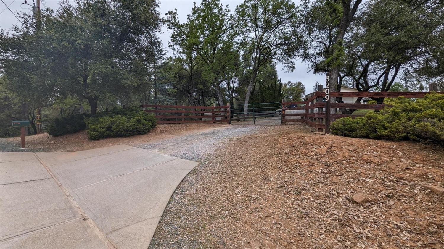 Detail Gallery Image 85 of 88 For 8209 Mountain Meadow Dr, Mountain Ranch,  CA 95246 - 3 Beds | 2/1 Baths
