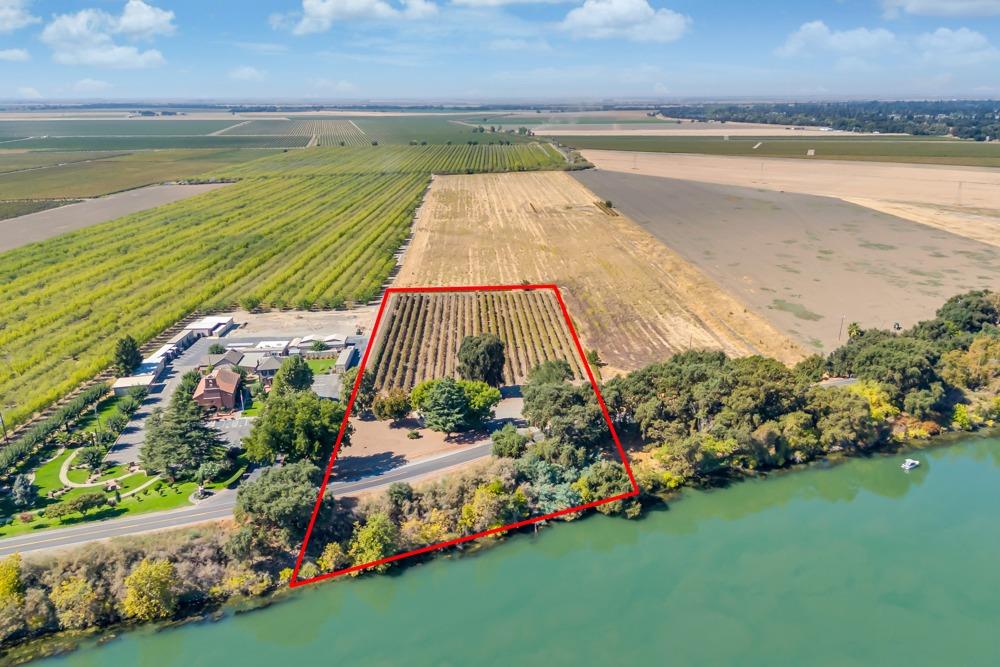 Detail Gallery Image 2 of 82 For 32852 S River Rd, Clarksburg,  CA 95612 - 3 Beds | 3/1 Baths