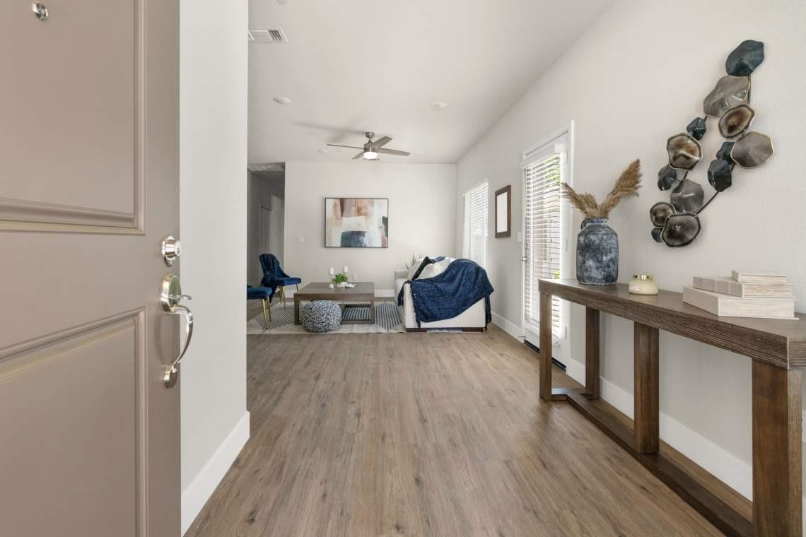 Detail Gallery Image 4 of 17 For 1409 Villa Way, Modesto,  CA 95351 - 3 Beds | 2 Baths