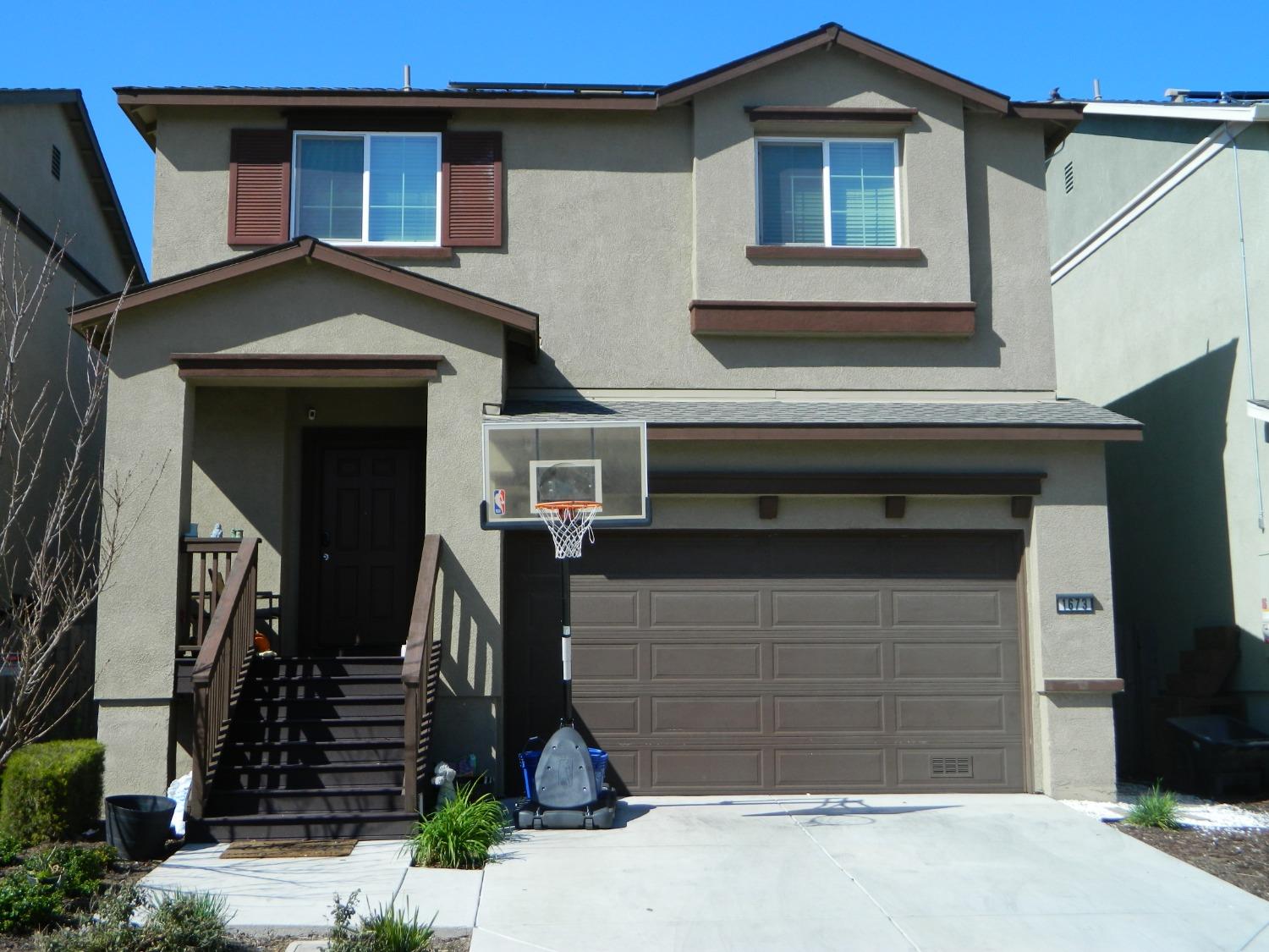 Detail Gallery Image 1 of 1 For 1673 Moss Garden Ave, Stockton,  CA 95206 - 3 Beds | 2/1 Baths