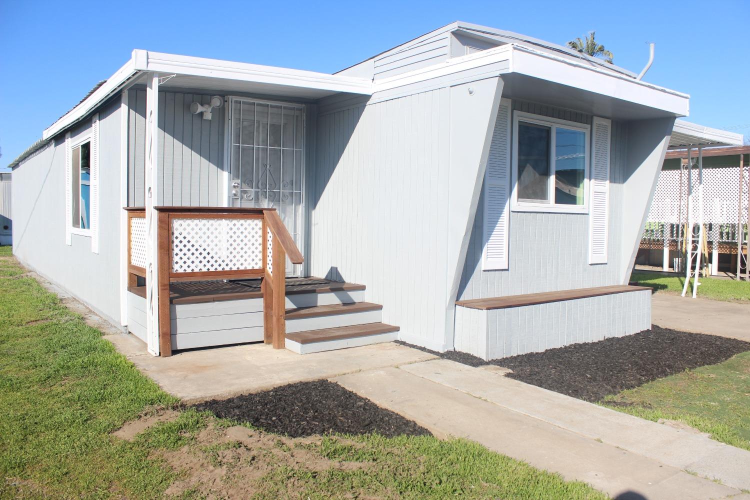 Detail Gallery Image 1 of 23 For 4449 S. Carpenter Rd B5, Modesto,  CA 95358 - 3 Beds | 1 Baths