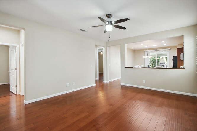 Detail Gallery Image 8 of 67 For 7605 Bloomsbury Way, Elk Grove,  CA 95757 - 2 Beds | 2 Baths