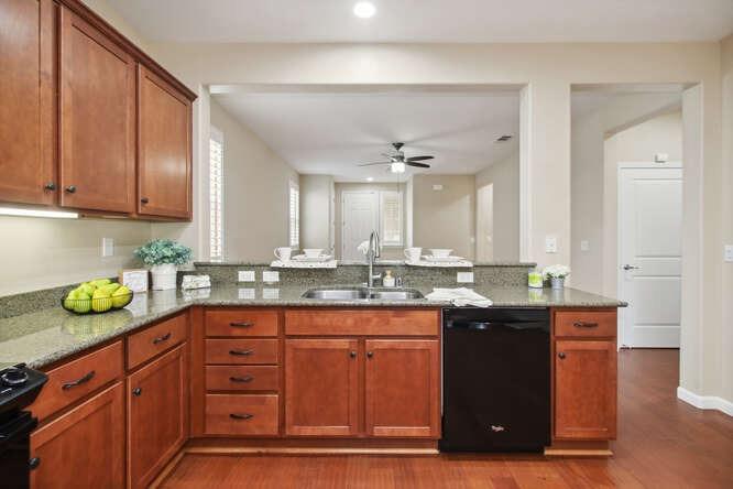 Detail Gallery Image 19 of 67 For 7605 Bloomsbury Way, Elk Grove,  CA 95757 - 2 Beds | 2 Baths