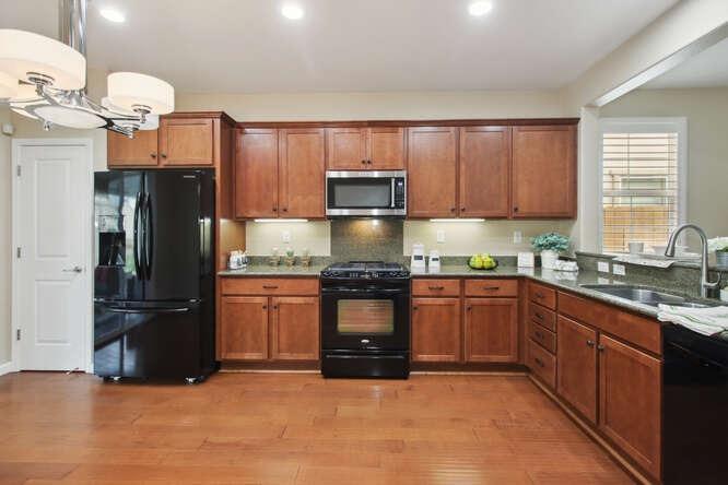 Detail Gallery Image 13 of 67 For 7605 Bloomsbury Way, Elk Grove,  CA 95757 - 2 Beds | 2 Baths