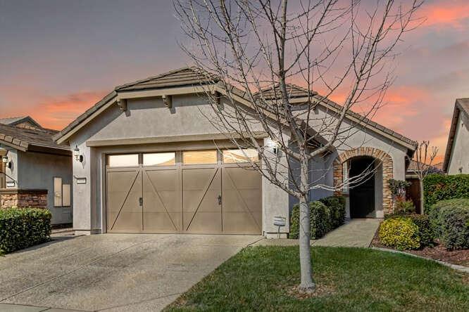 Detail Gallery Image 2 of 67 For 7605 Bloomsbury Way, Elk Grove,  CA 95757 - 2 Beds | 2 Baths