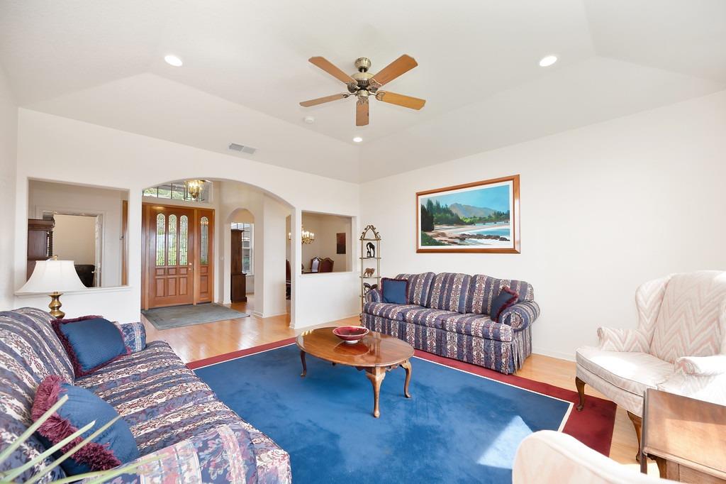 Detail Gallery Image 10 of 84 For 3690 Camino Hills Dr, Camino,  CA 95709 - 3 Beds | 2/1 Baths