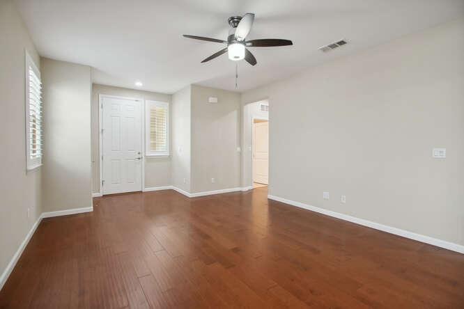 Detail Gallery Image 7 of 67 For 7605 Bloomsbury Way, Elk Grove,  CA 95757 - 2 Beds | 2 Baths