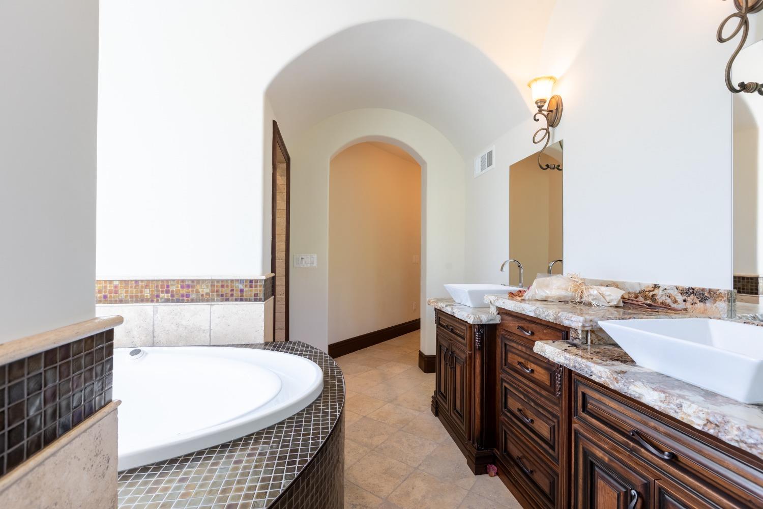 Detail Gallery Image 66 of 99 For 955 Crystal Oak Pl, Newcastle,  CA 95658 - 4 Beds | 4 Baths