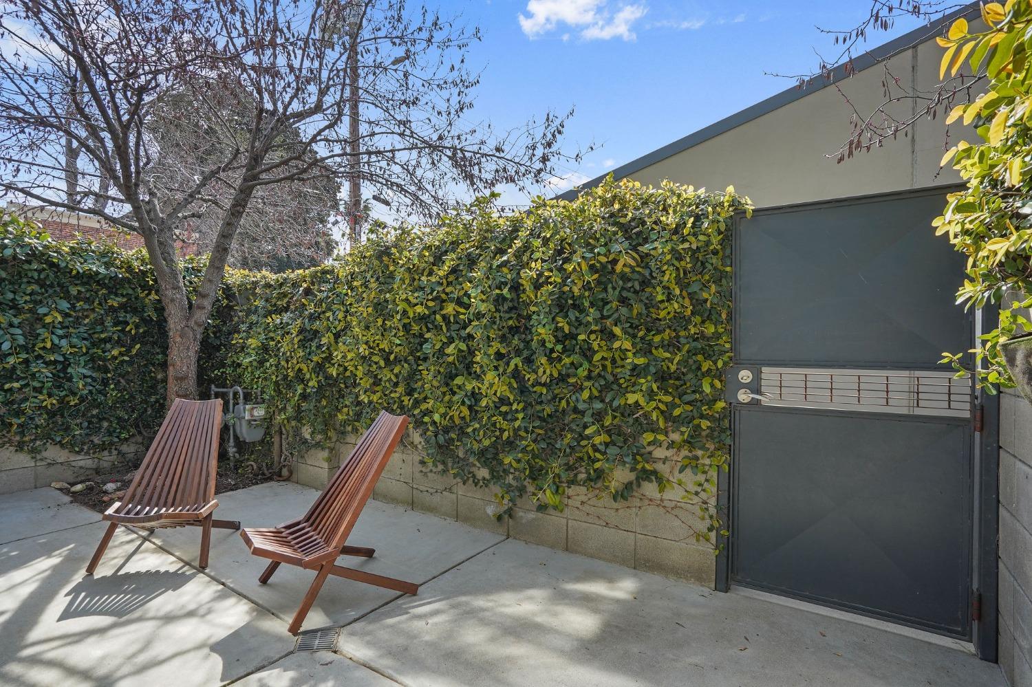 4Th Avenue, Sacramento, CA, 95817-3140