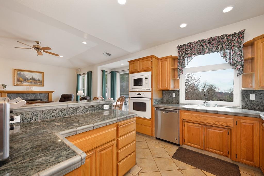 Detail Gallery Image 27 of 84 For 3690 Camino Hills Dr, Camino,  CA 95709 - 3 Beds | 2/1 Baths