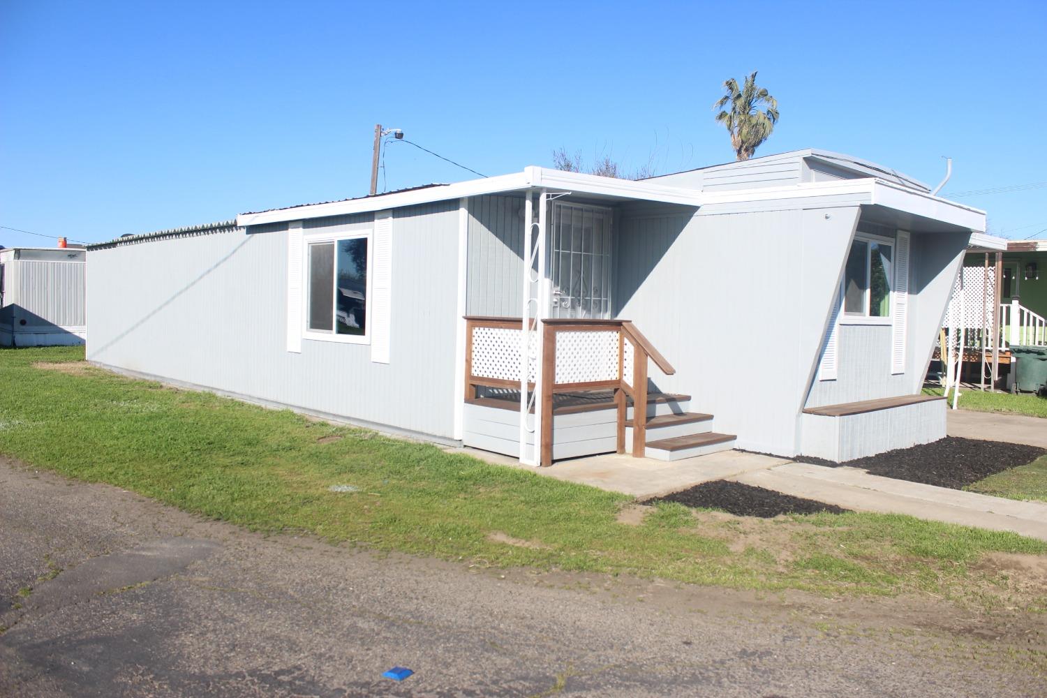 Detail Gallery Image 3 of 23 For 4449 S. Carpenter Rd B5, Modesto,  CA 95358 - 3 Beds | 1 Baths