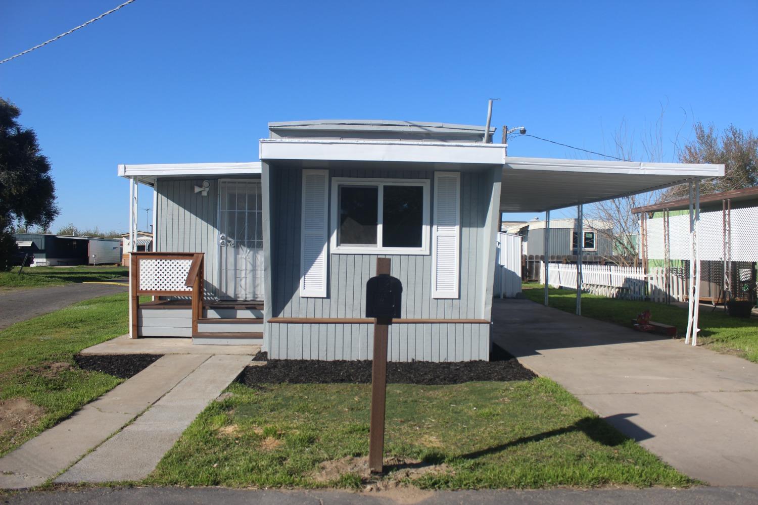 Detail Gallery Image 2 of 23 For 4449 S. Carpenter Rd B5, Modesto,  CA 95358 - 3 Beds | 1 Baths