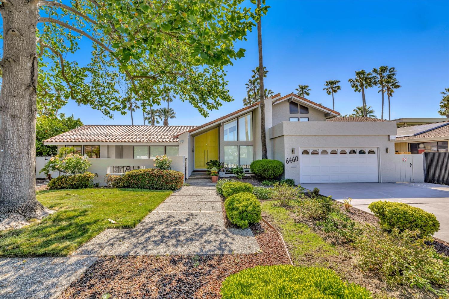 Detail Gallery Image 1 of 1 For 6460 Havenside Dr, Sacramento,  CA 95831 - 5 Beds | 5 Baths