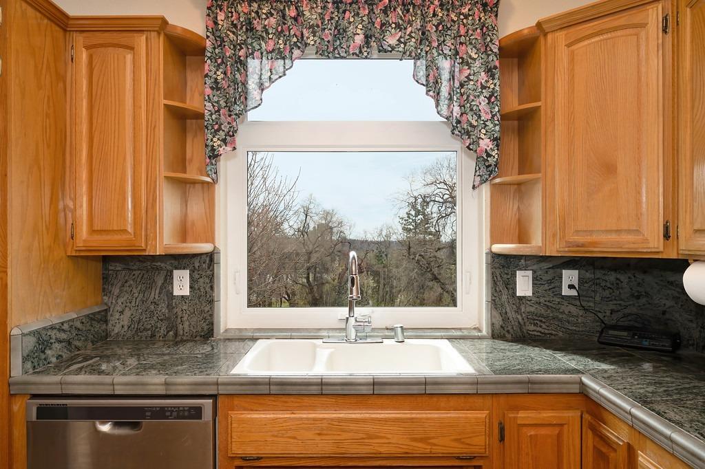Detail Gallery Image 24 of 84 For 3690 Camino Hills Dr, Camino,  CA 95709 - 3 Beds | 2/1 Baths