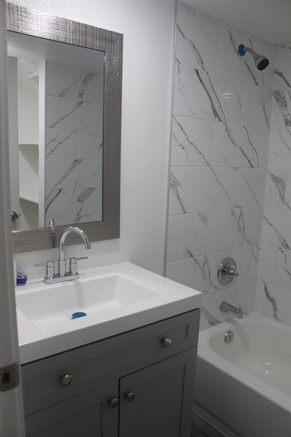 Detail Gallery Image 14 of 23 For 4449 S. Carpenter Rd B5, Modesto,  CA 95358 - 3 Beds | 1 Baths