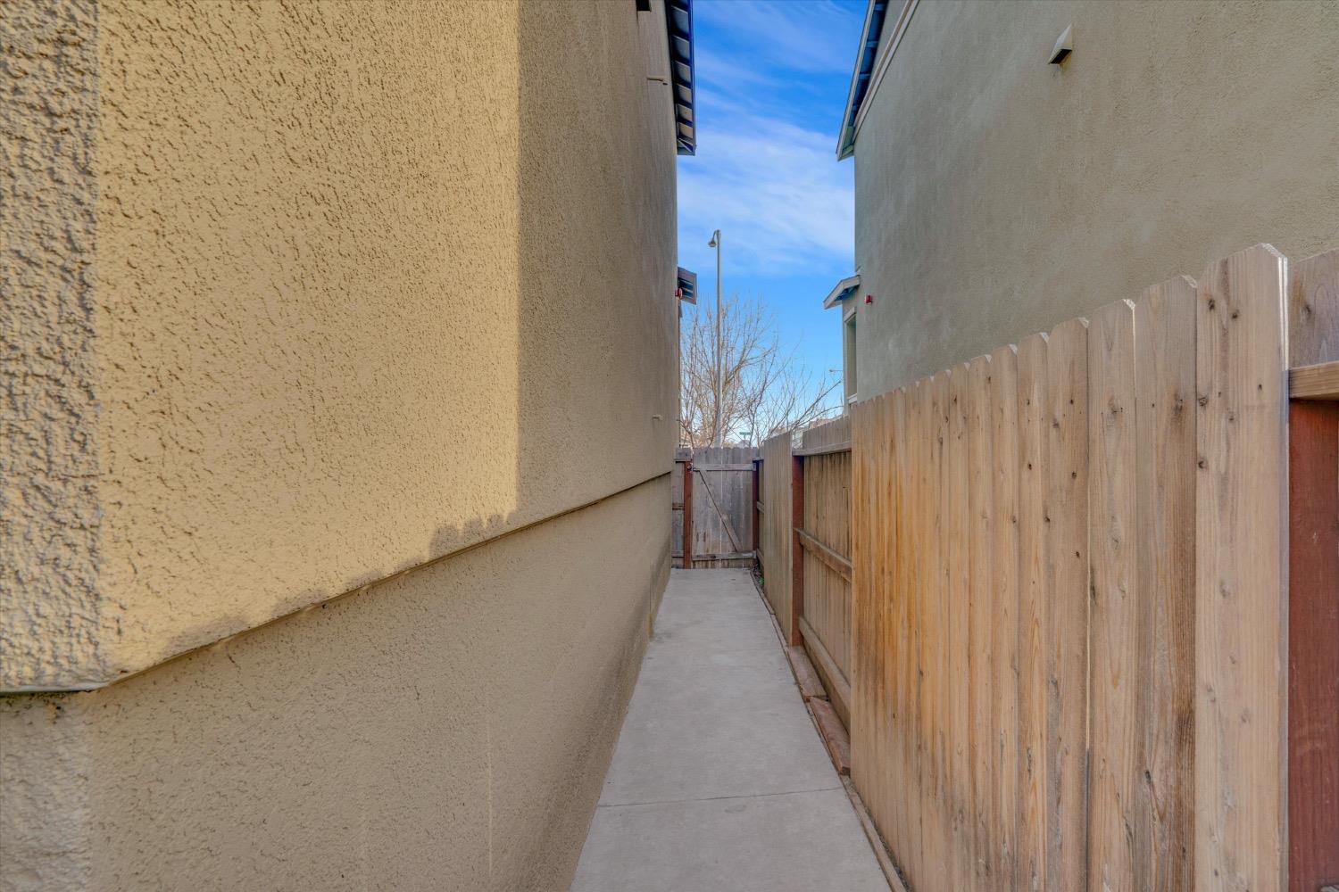 Detail Gallery Image 26 of 26 For 1546 La Vita Dr, Stockton,  CA 95206 - 3 Beds | 2/1 Baths